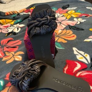 Tory Burch slides in excellent condition only once time to rotate
